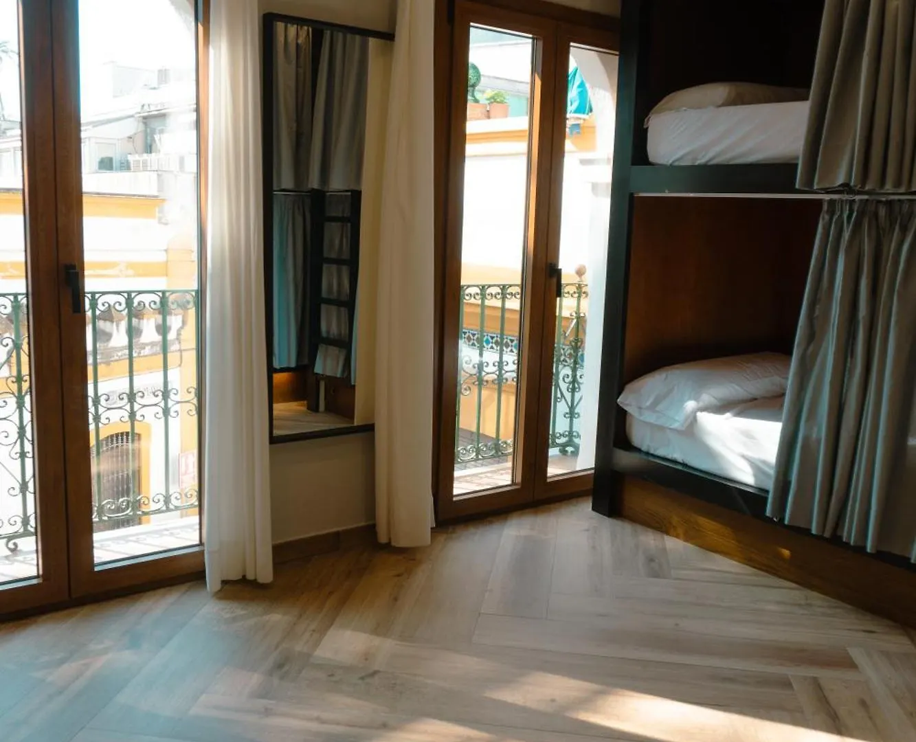La Banda Rooftop Hostel Sevilla Spanien
